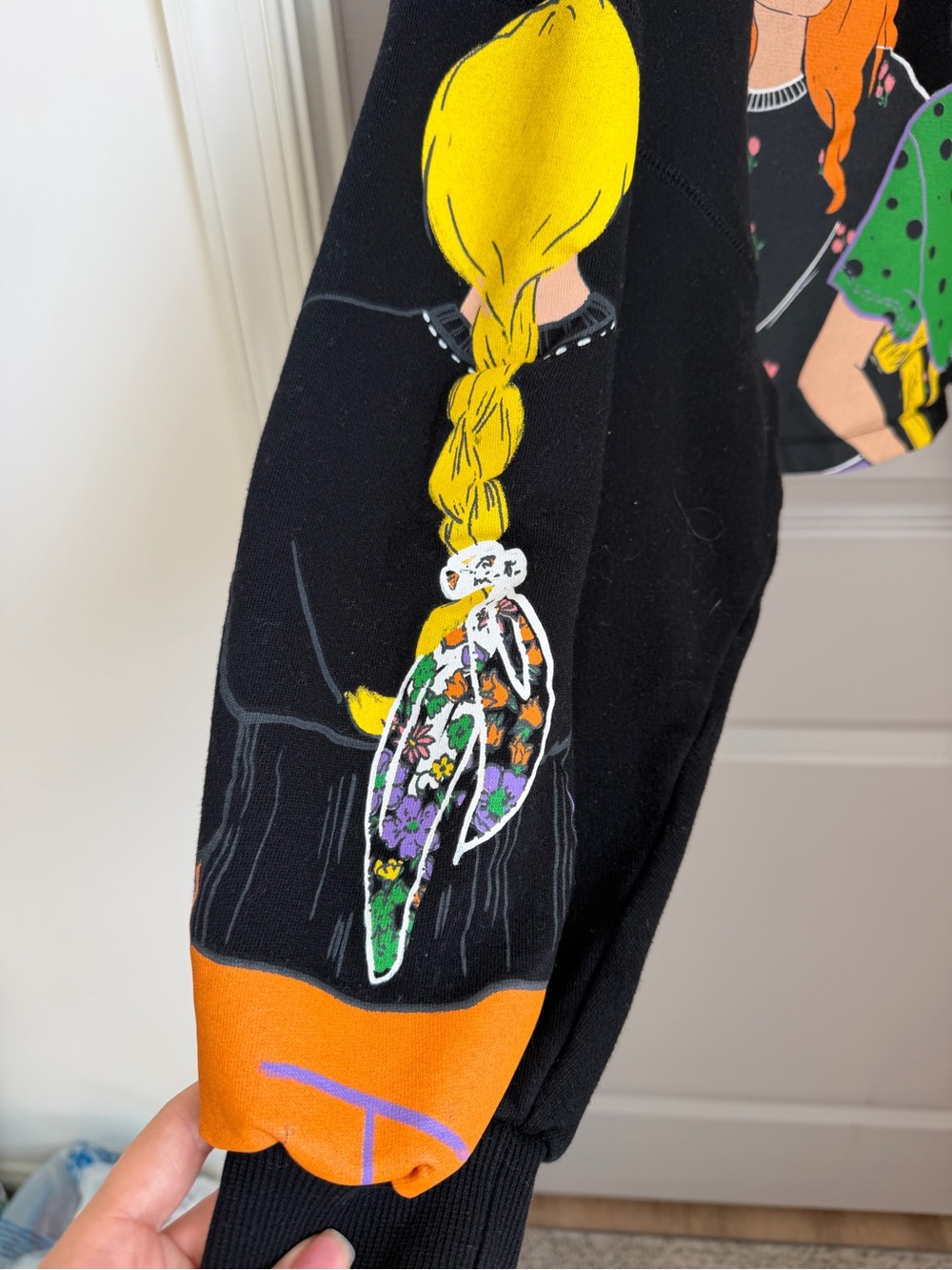 Zara Black Cropped Crewneck Sweater with Colorful Girls Illustration S - Picture 5 of 7
